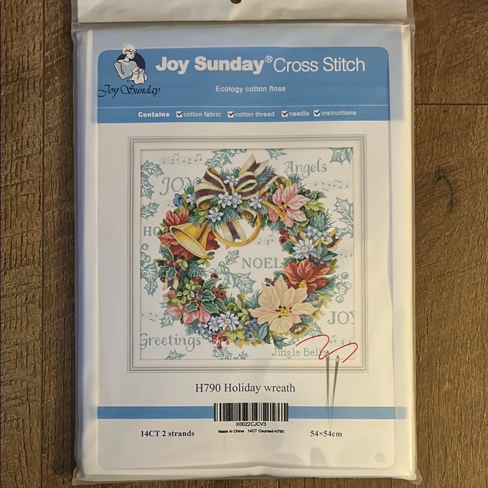 Sunday Holiday Wreath Cross Stitch Kit - Multicolor